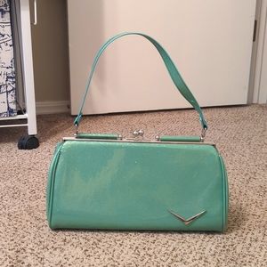 Lux de Ville mint green sparkle Getaway kisslock purse